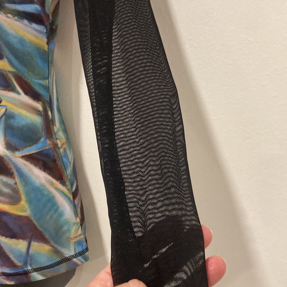 Bliss Splash Large Fish Top with Zip Front & Mesh Sleeve Large - Picture 4 of 8